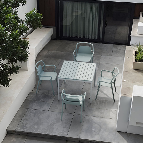Cantare asztal